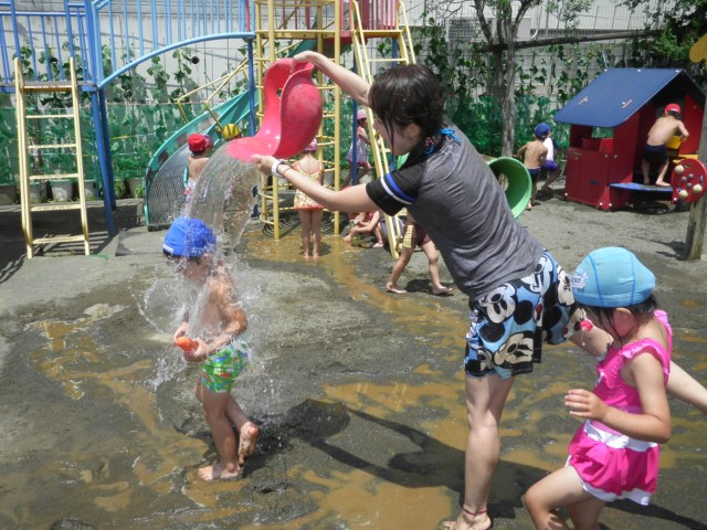 きゃーつめたい